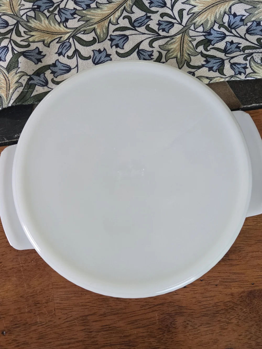 Anchor Hocking Fire-King White Milk Glass 1 Quart Ribbed Casserole Dish
